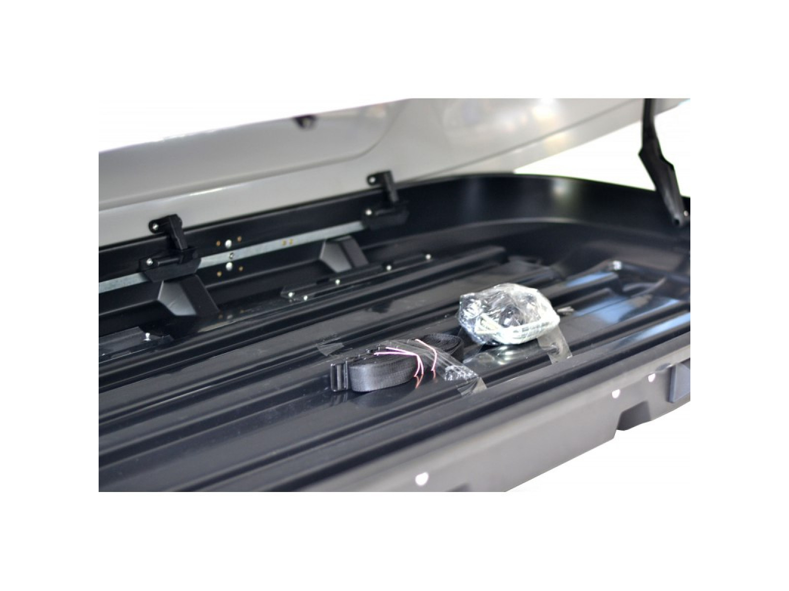 Автобокс (бокс на крышу) Turino Compact 360 л., 1420 х 830 х 450мм., черный, матовый (двухсторнний)