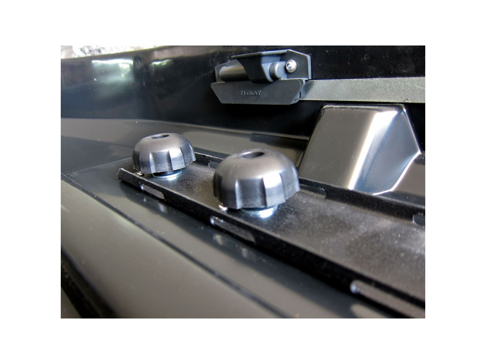 Автобокс (бокс на крышу) Turino Compact 360 л., 1420 х 830 х 450мм., черный, матовый (двухсторнний)