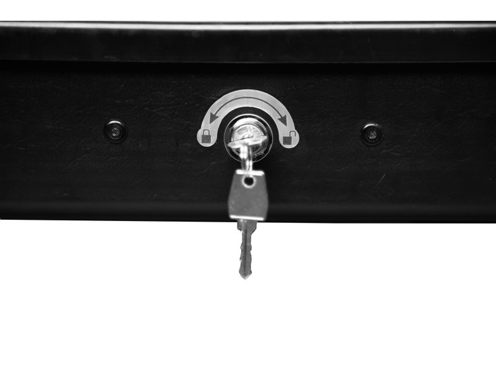 Бокс на крышу LUX IRBIS 175 черный матовый 450л