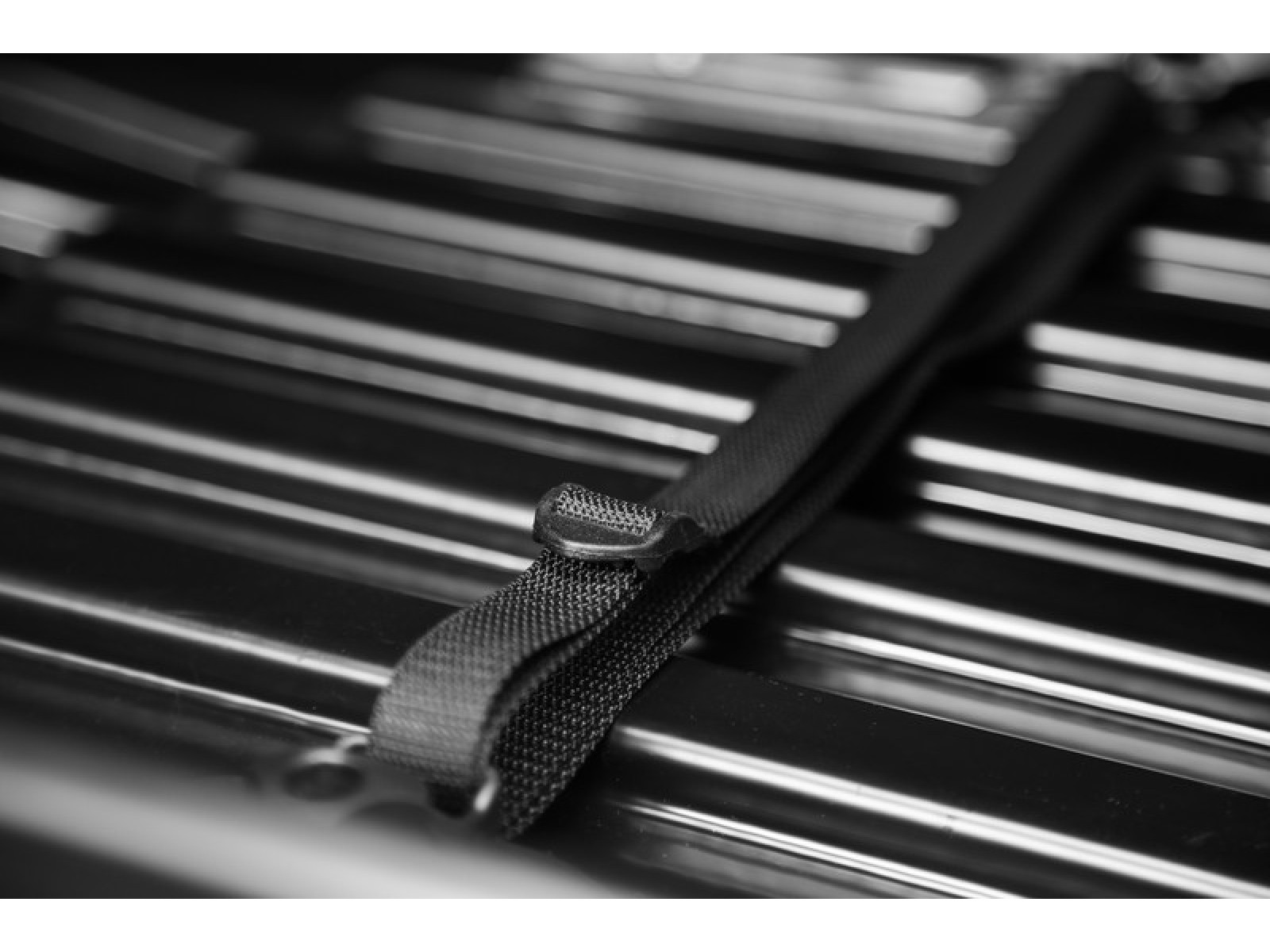 Бокс на крышу LUX IRBIS 175 серый глянцевый 450л