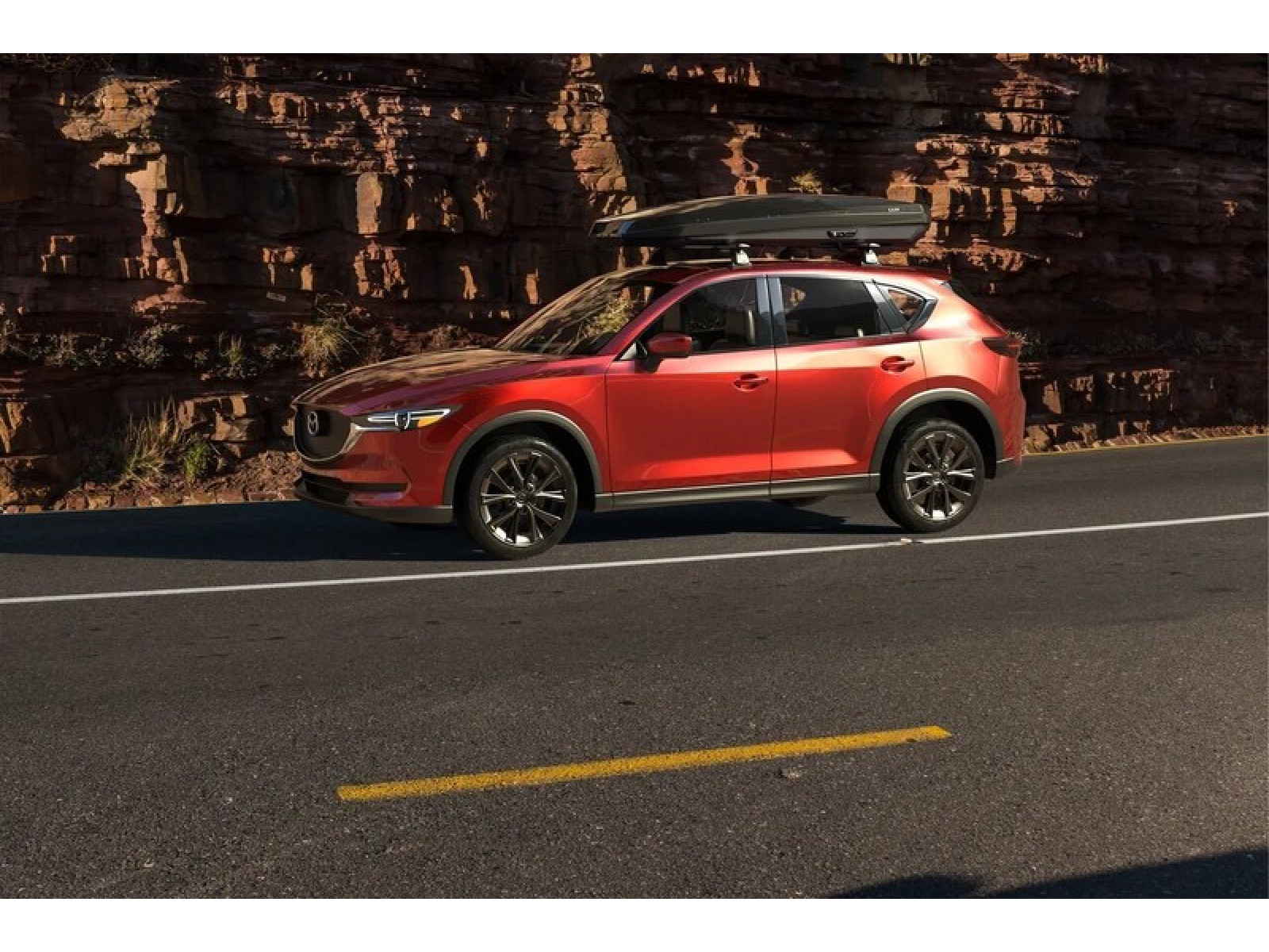 Бокс на крышу LUX MAJOR черный металлик 460л