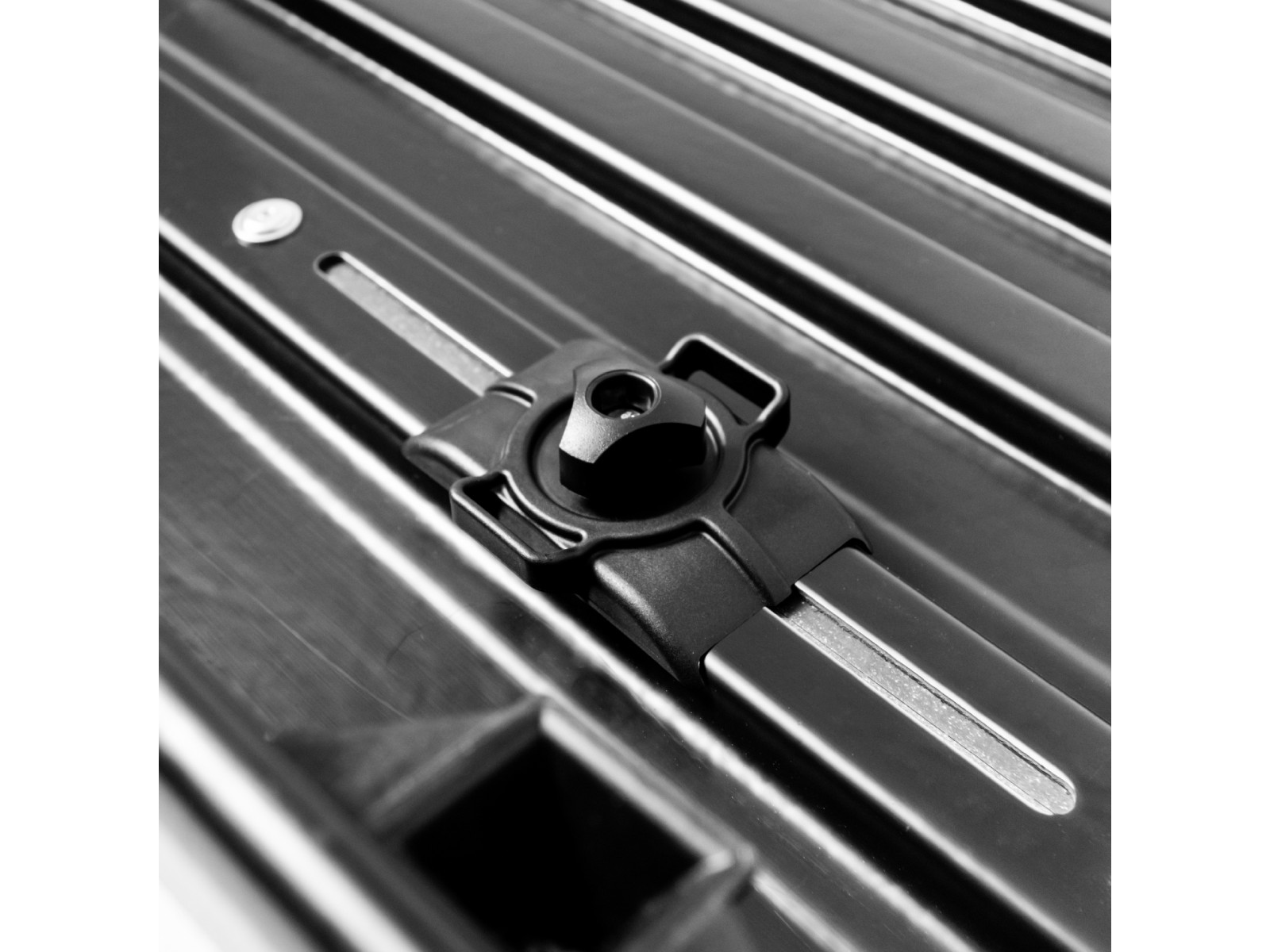 Бокс на крышу LUX TAVR 197 серый глянцевый 520л