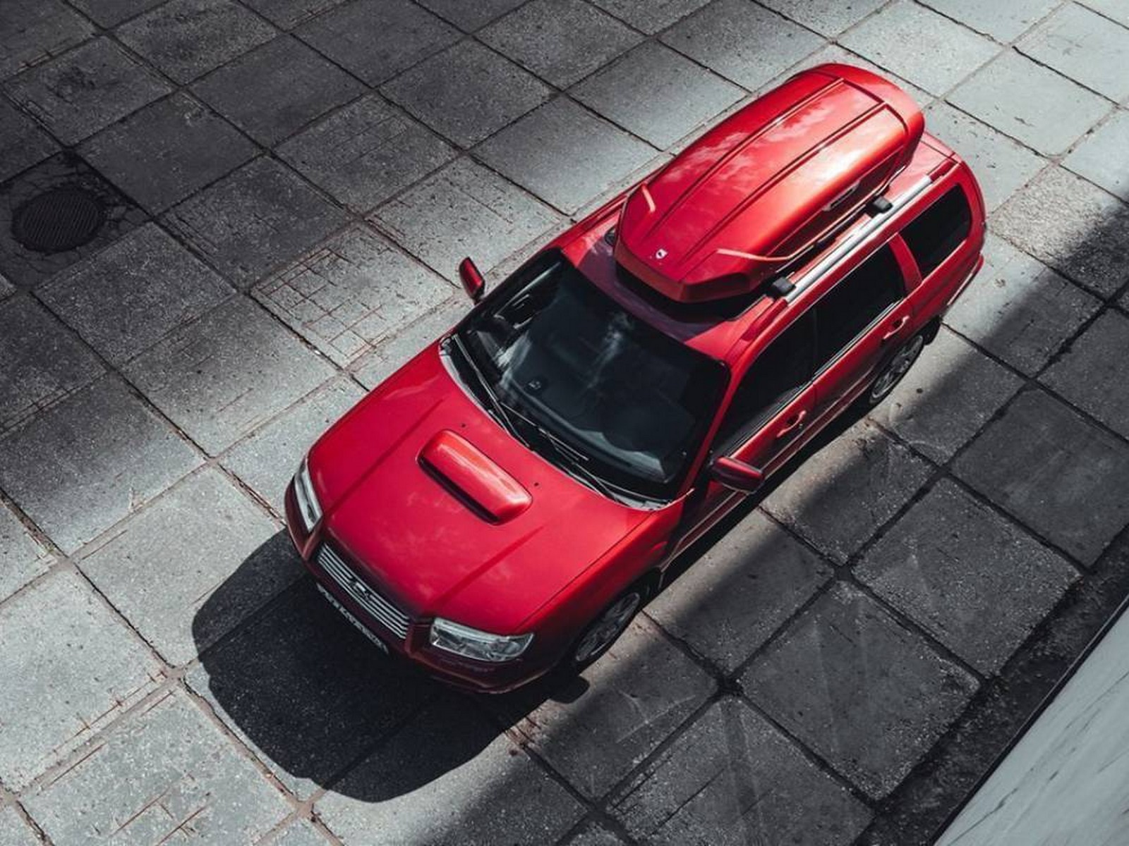 Автобокс Broomer Venture L (Краб) Окрашеный в цвет Глянец c центр. усилителем с двусторонним открытием