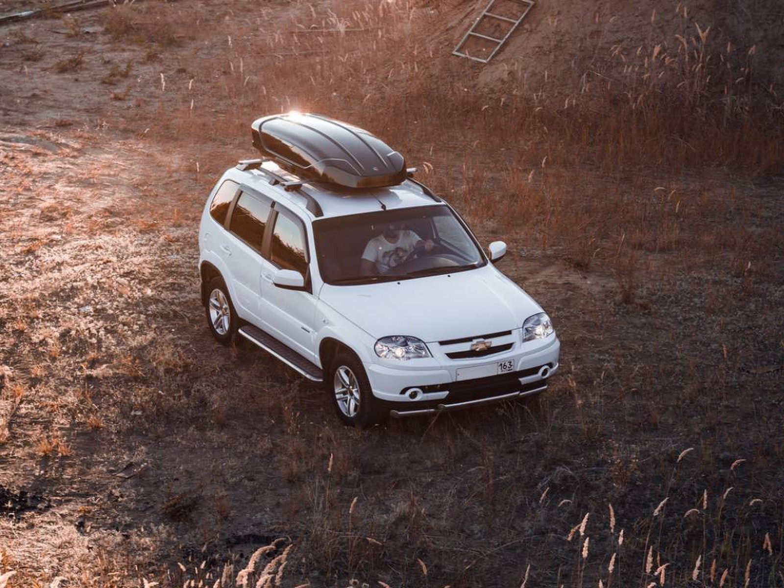 Автобокс Broomer Venture L (П-Скоба) Чёрный Глянец без центр. усилителя с двусторонним открытием