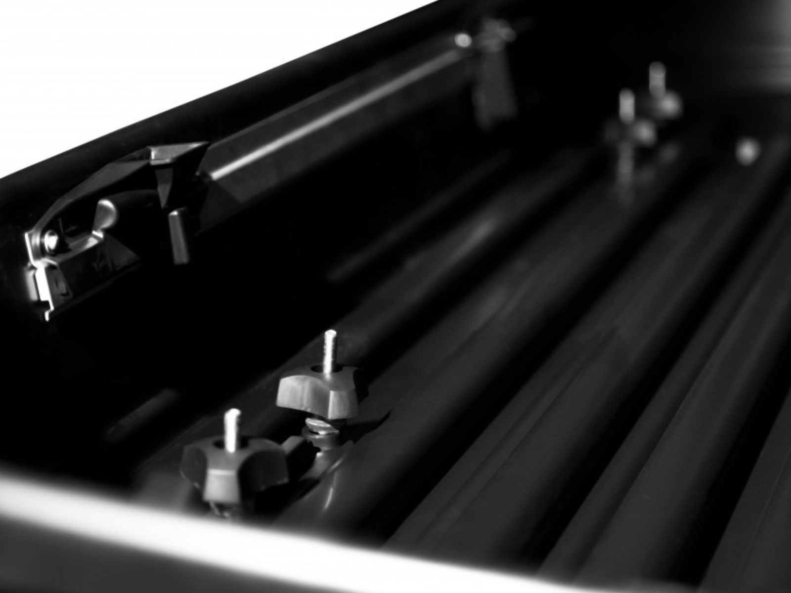 Автобокс Piligrim Магнум 300 Серый Карбон с двусторонним открытием